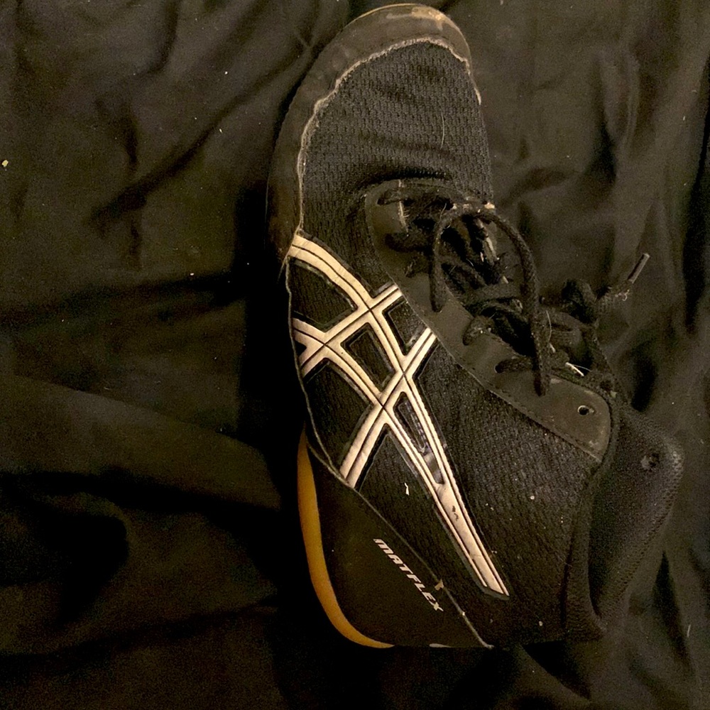 Wrestling shoes oasis, worn very few times size 5
